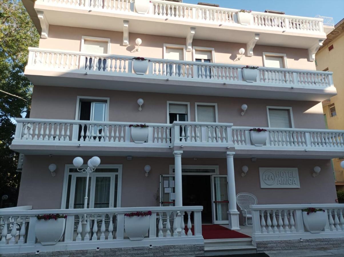 Hotel Amica Rimini Exterior photo